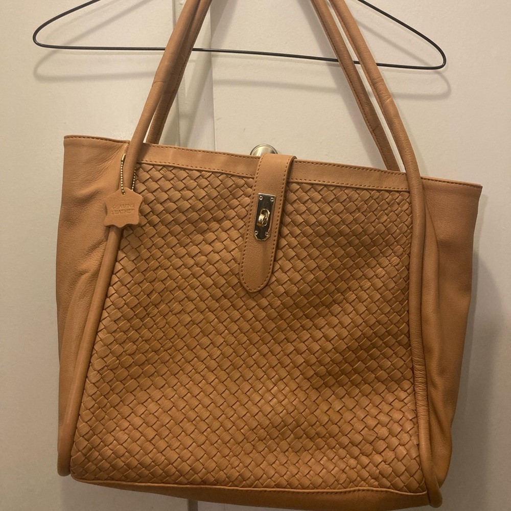 Genuine Leather NWOT Purse with Shoulder Bag Strap